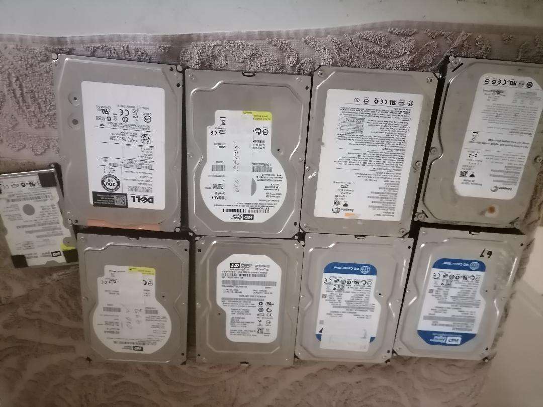 *BULK LOT OF HARD DRIVES*ONE BID FOR THE LOT*
