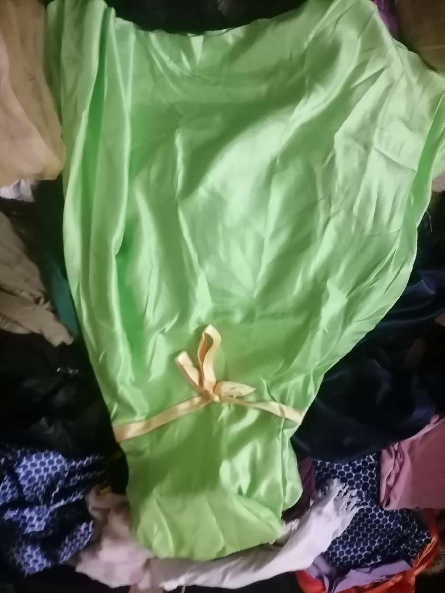 STORAGE CLEARANCE*LARGE LOT OF WOMANS CLOTHING*