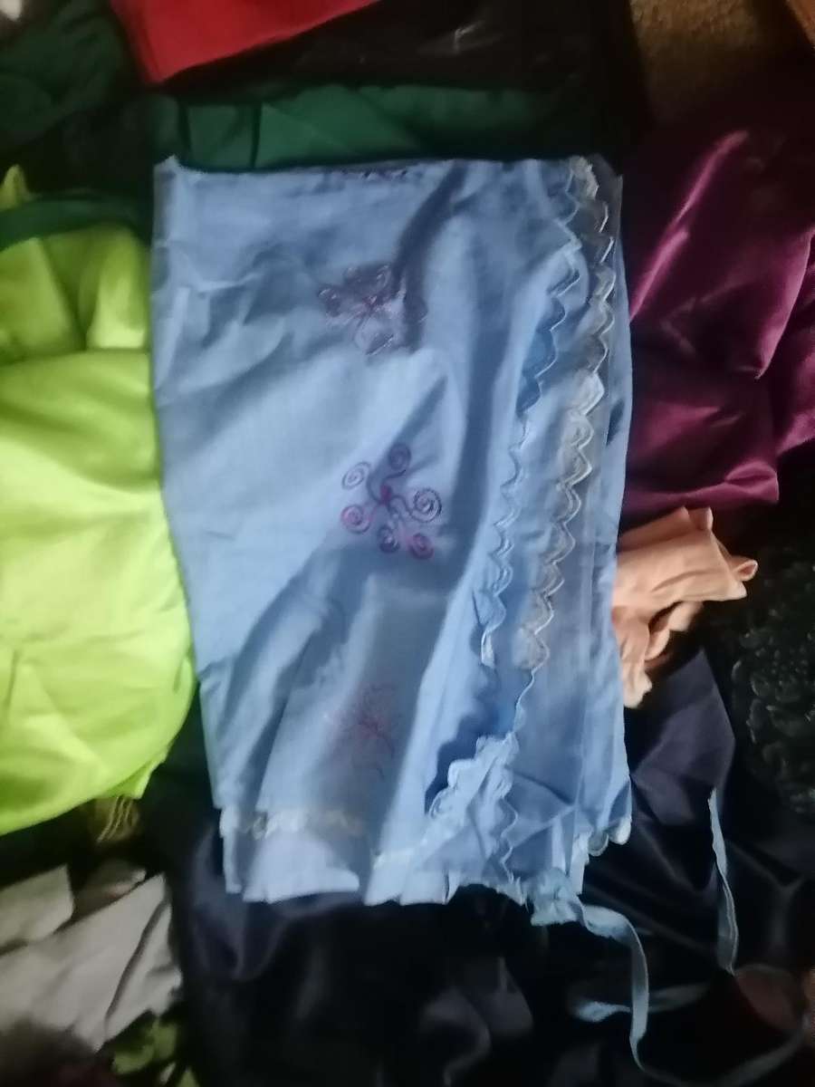 STORAGE CLEARANCE*LARGE LOT OF WOMANS CLOTHING*