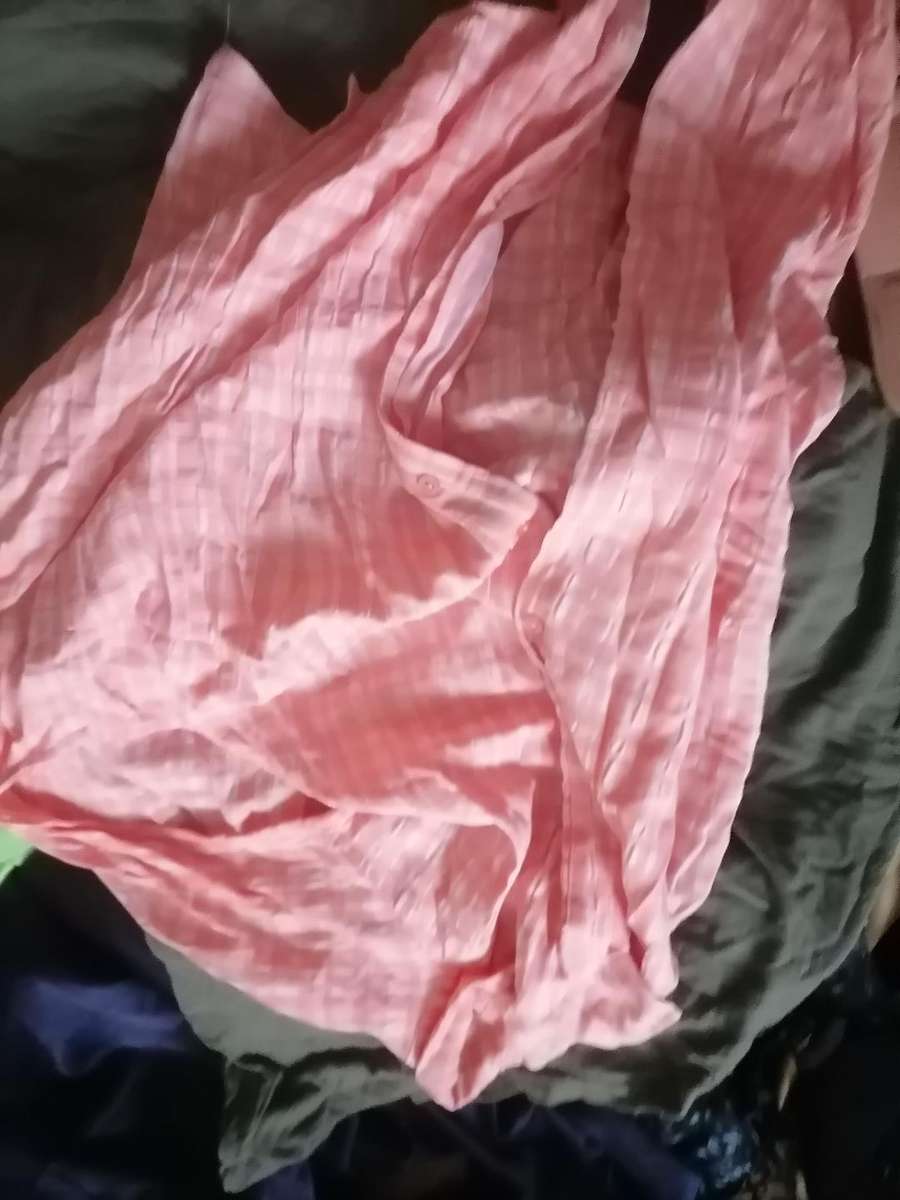 STORAGE CLEARANCE*LARGE LOT OF WOMANS CLOTHING*