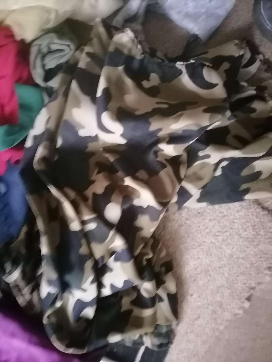 STORAGE CLEARANCE*LARGE LOT OF WOMANS CLOTHING*