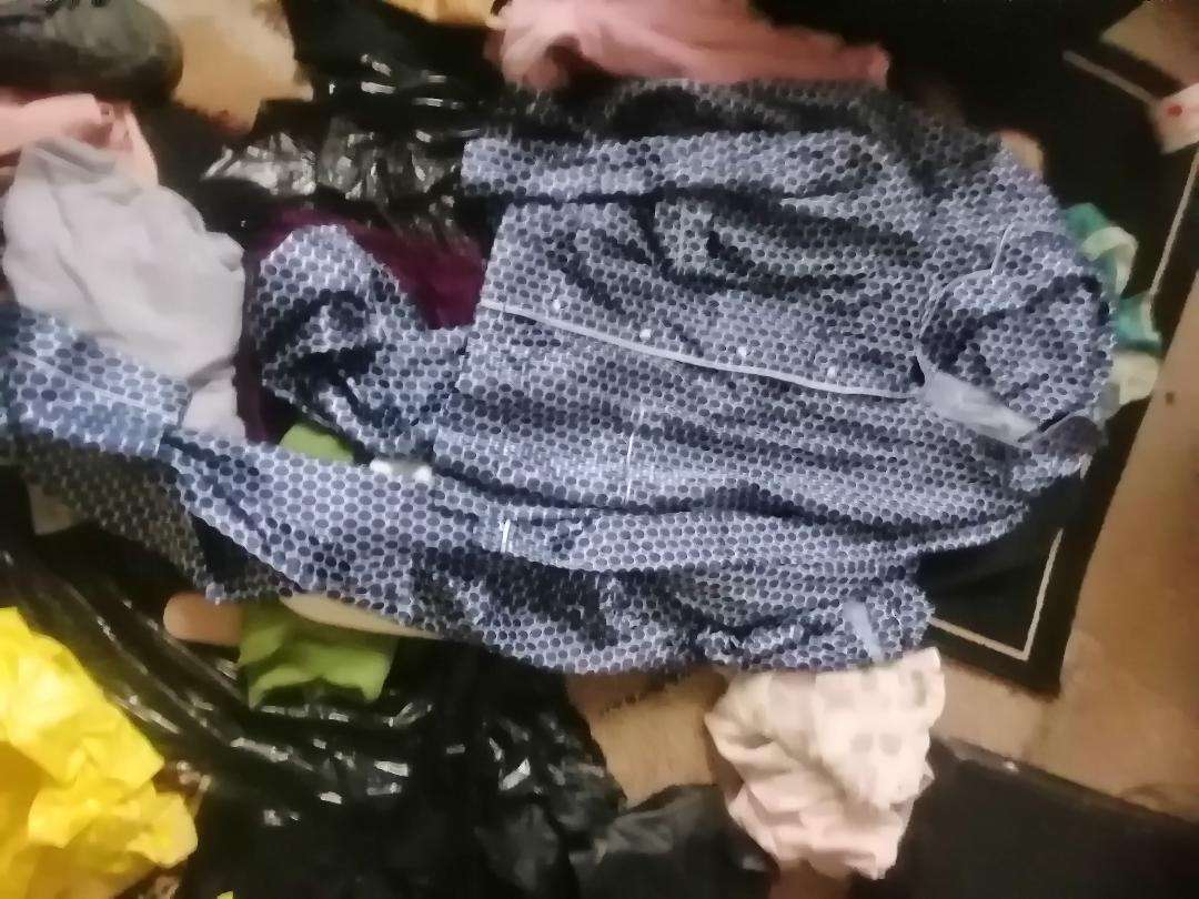 STORAGE CLEARANCE*LARGE LOT OF WOMANS CLOTHING*