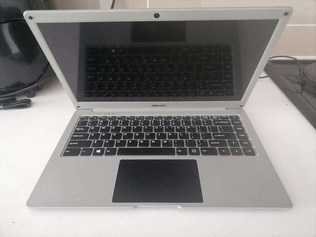 *LAPTOP CLEARANCE**MECER LAPTOP*NOT POWERING ON*