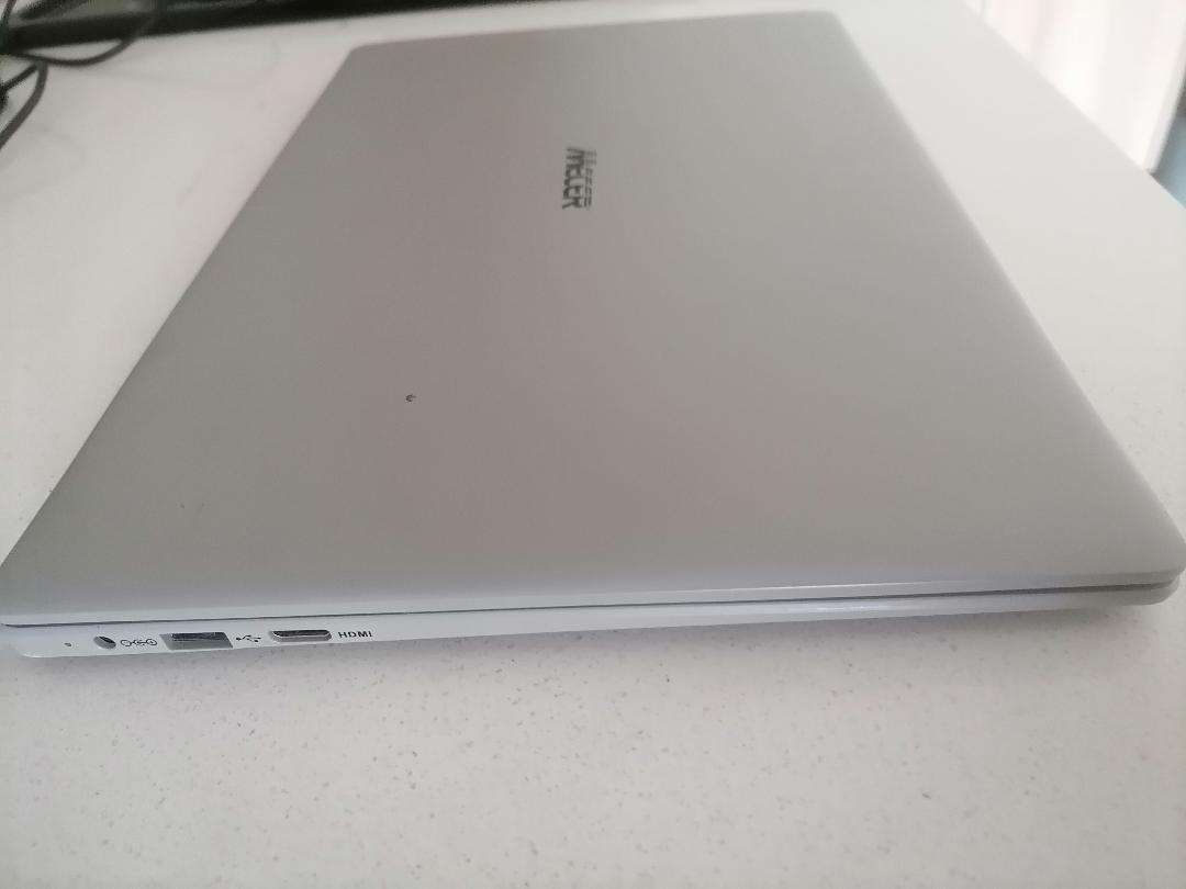 *LAPTOP CLEARANCE**MECER LAPTOP*NOT POWERING ON*