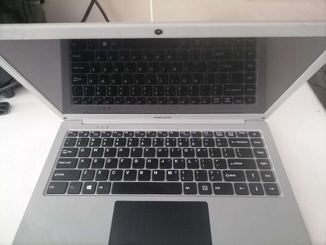 *LAPTOP CLEARANCE**MECER LAPTOP*NOT POWERING ON*