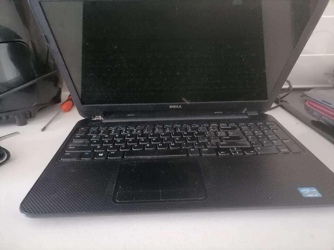 *LAPTOP CLEARANCE**DELL i3 LAPTOP*READ AD*