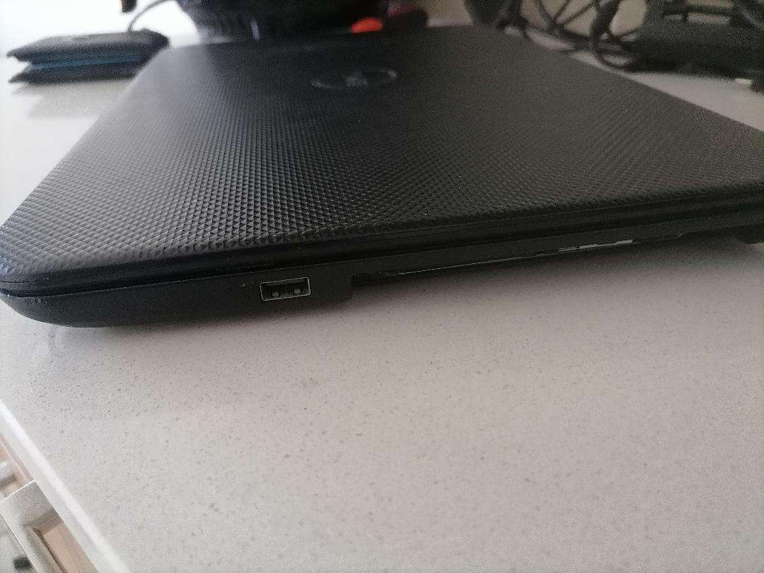 *LAPTOP CLEARANCE**DELL i3 LAPTOP*READ AD*