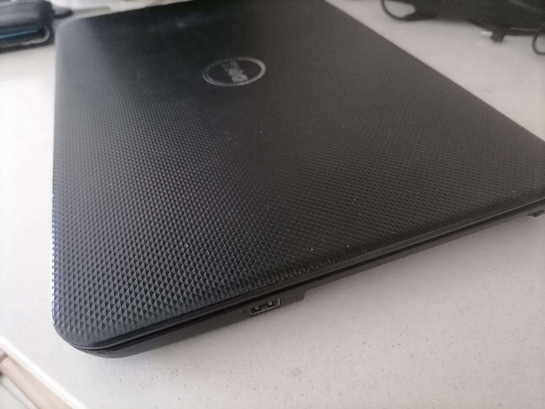 *LAPTOP CLEARANCE**DELL i3 LAPTOP*READ AD*