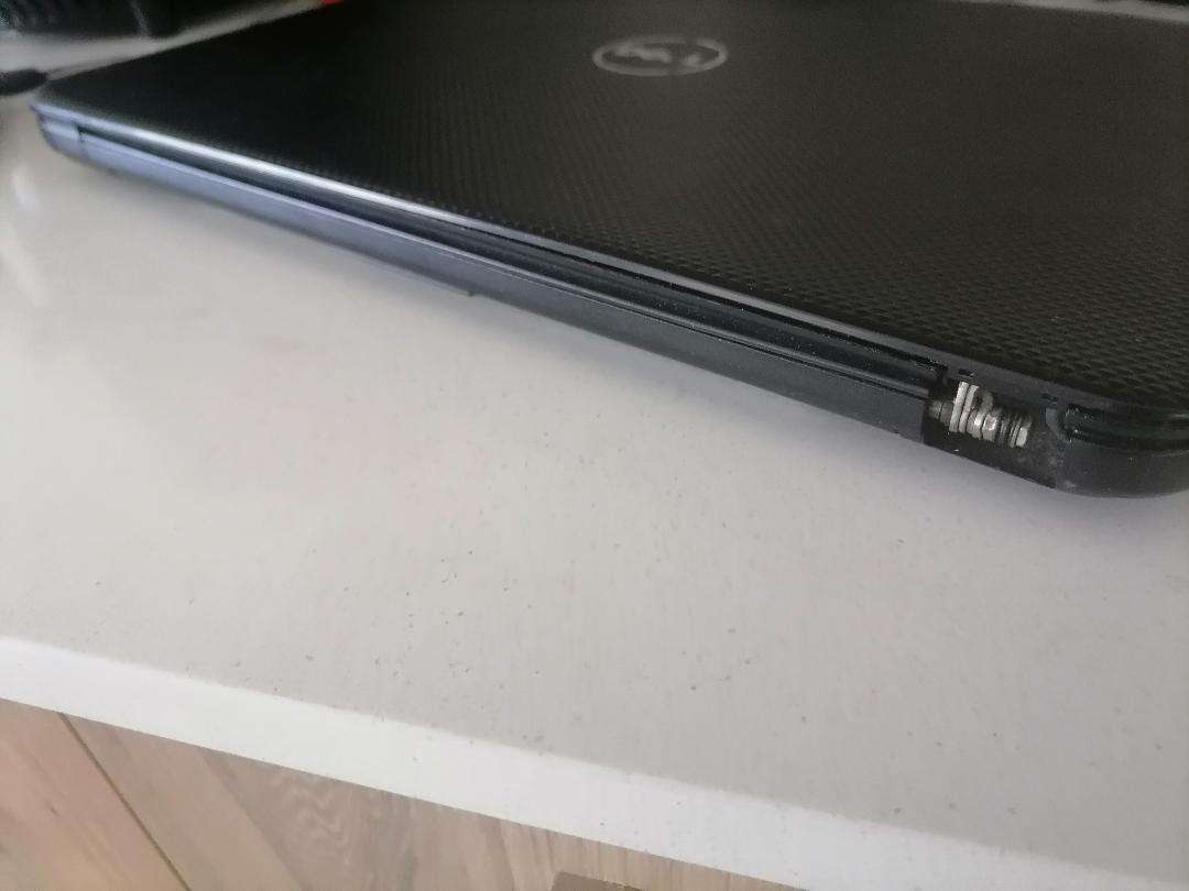 *LAPTOP CLEARANCE**DELL i3 LAPTOP*READ AD*