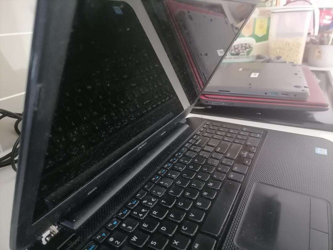 *LAPTOP CLEARANCE**DELL i3 LAPTOP*READ AD*