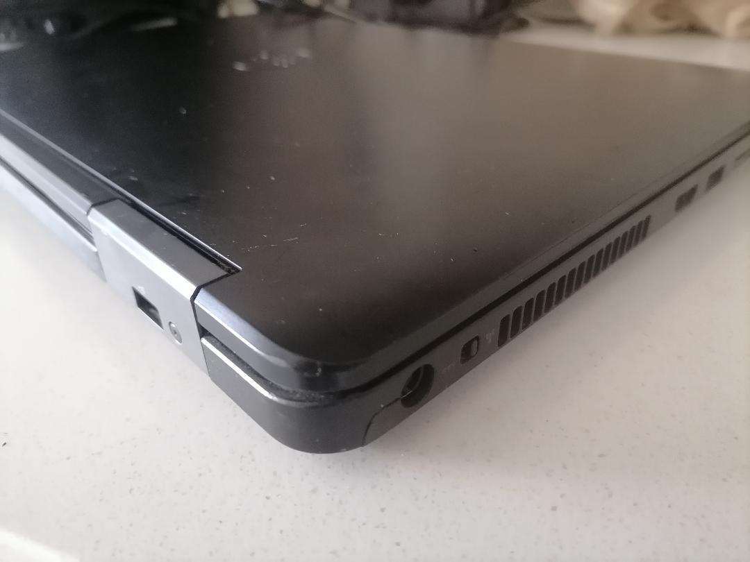 *LAPTOP CLEARANCE**i7 DELL LATITUDE E5540 LAPTOP*POWERS ON AND OFF*