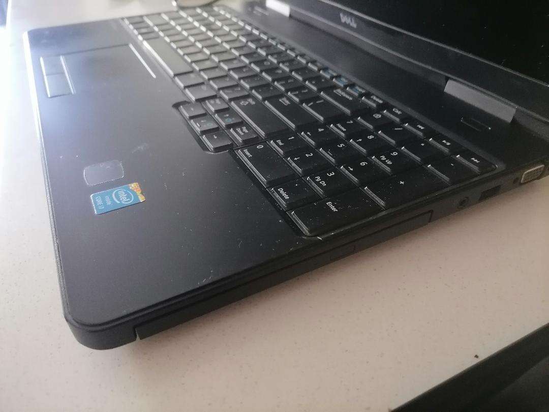 *LAPTOP CLEARANCE**i7 DELL LATITUDE E5540 LAPTOP*POWERS ON AND OFF*