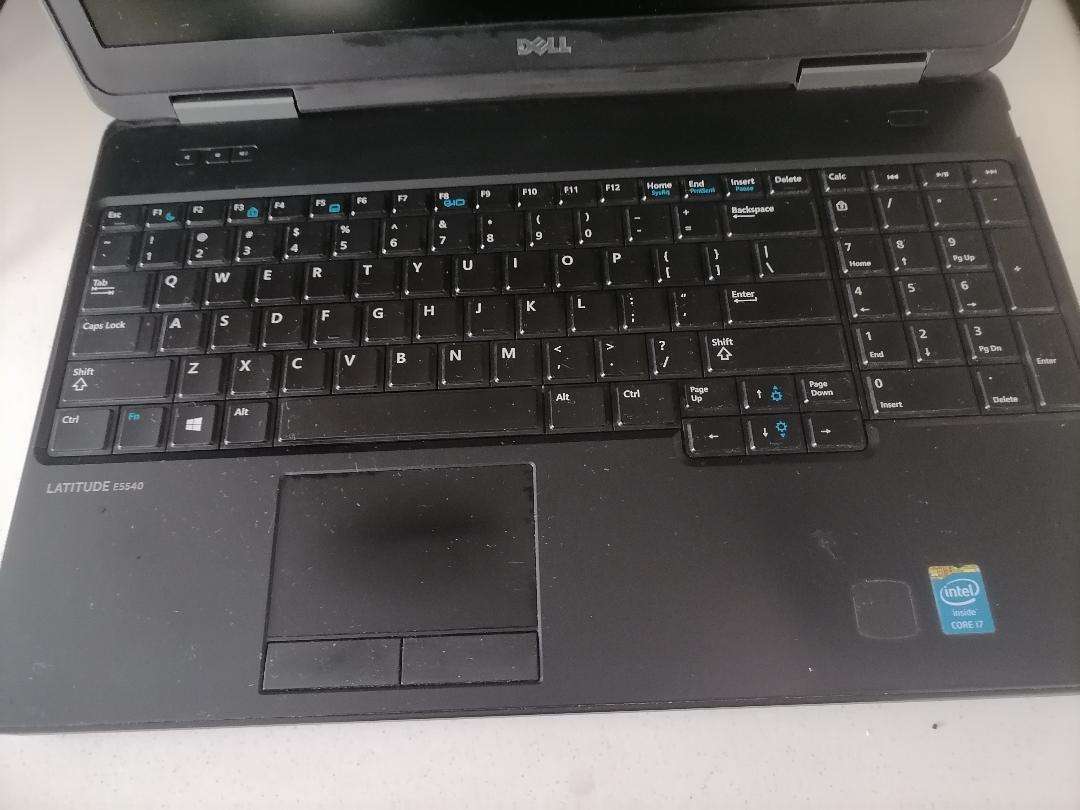 *LAPTOP CLEARANCE**i7 DELL LATITUDE E5540 LAPTOP*POWERS ON AND OFF*