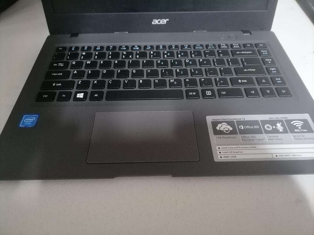 *LAPTOP CLEARANCE**ACER ASPIRE ONE CLOUDBOOK*NO CHARGER NOT TESTED*