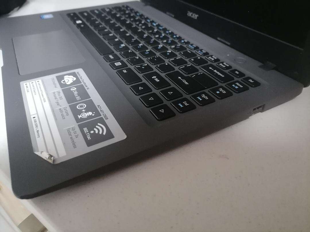 *LAPTOP CLEARANCE**ACER ASPIRE ONE CLOUDBOOK*NO CHARGER NOT TESTED*