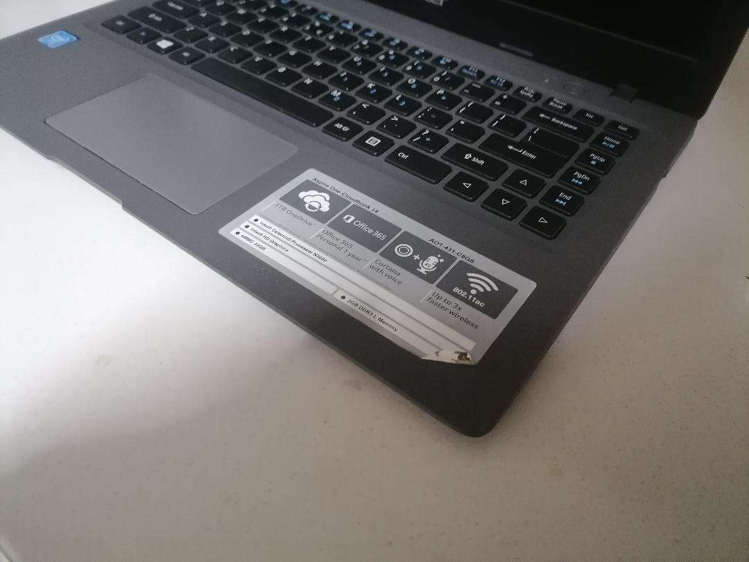 *LAPTOP CLEARANCE**ACER ASPIRE ONE CLOUDBOOK*NO CHARGER NOT TESTED*