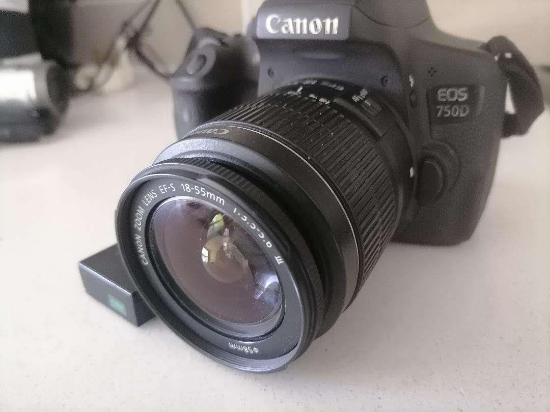 Canon EOS 750d Digital SLR Camera with 18-55MM LENS *UNTESTED*