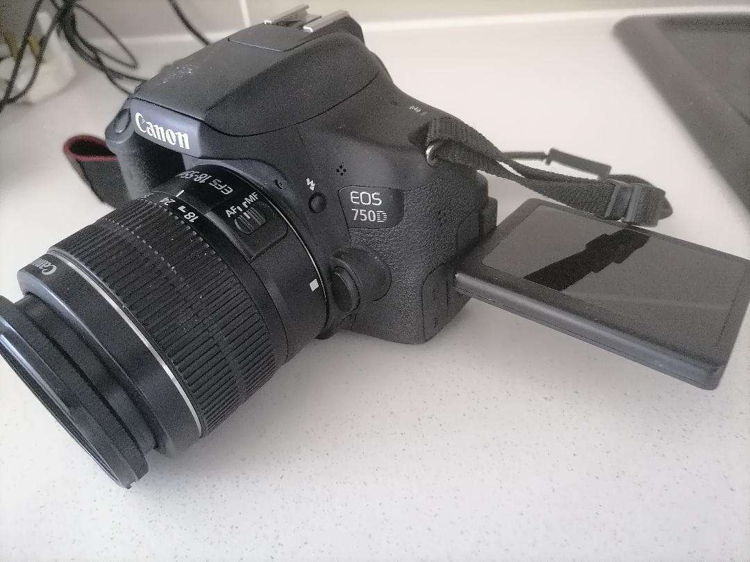 Canon EOS 750d Digital SLR Camera with 18-55MM LENS *UNTESTED*