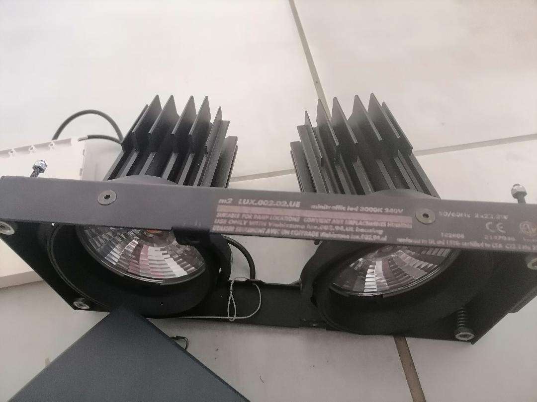 BULK LOT OF ELECTRONICS*ONE BID FOR THE LOT AS PER PICS*