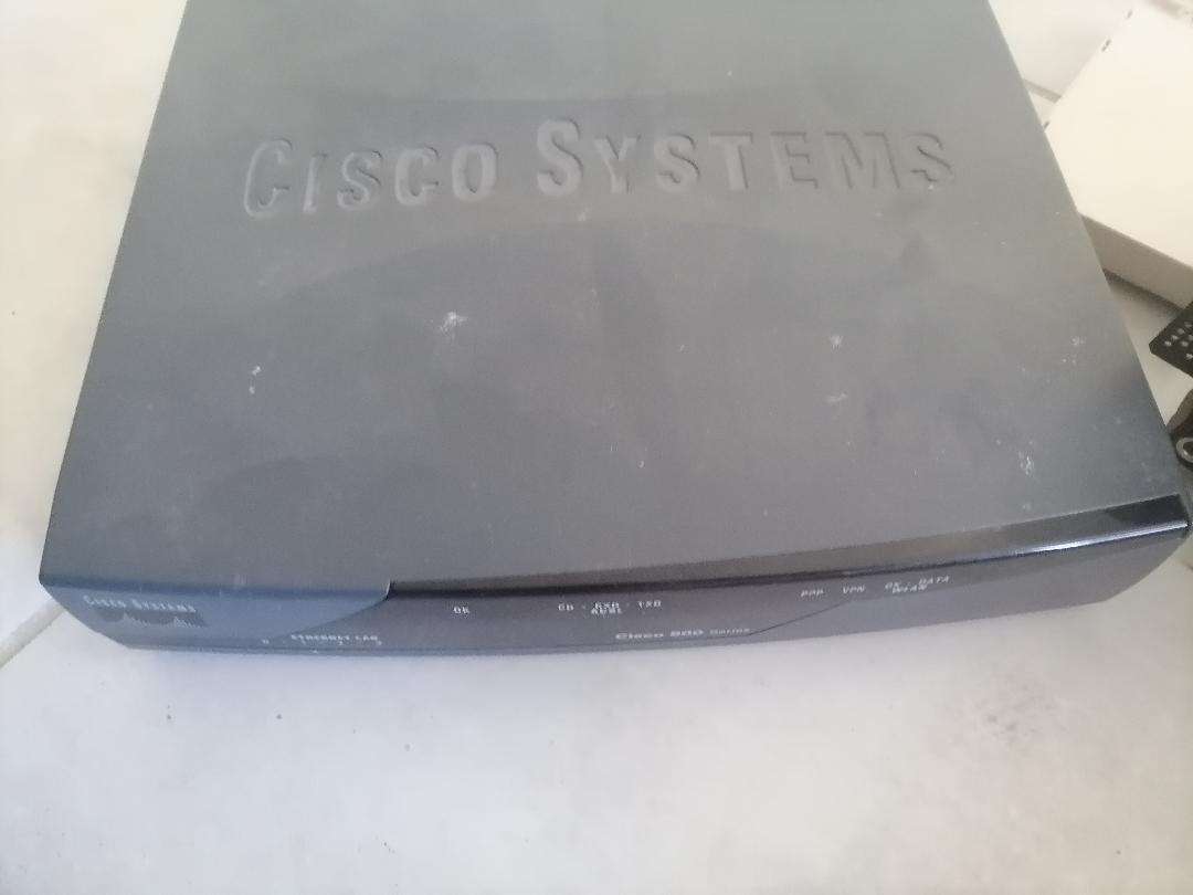 BULK LOT OF ELECTRONICS*ONE BID FOR THE LOT AS PER PICS*