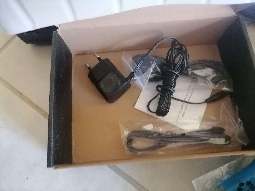 BULK LOT OF ELECTRONICS*ONE BID FOR THE LOT AS PER PICS*
