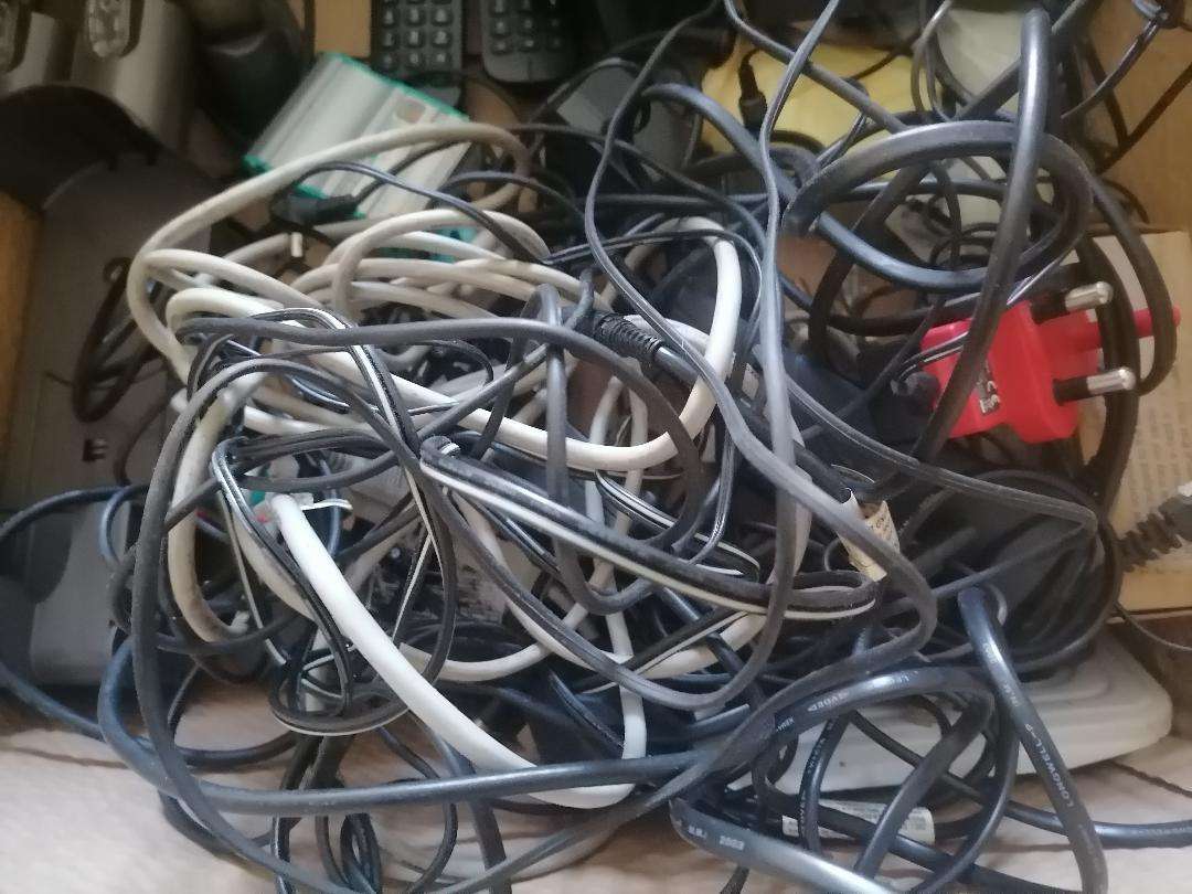 BULK LOT OF ELECTRONICS*COMPANY LIQUIDATION*