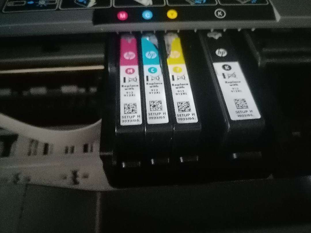 HP OfficeJet Pro 8013 All in One Printer*looks new, cartridges need to be replaced)