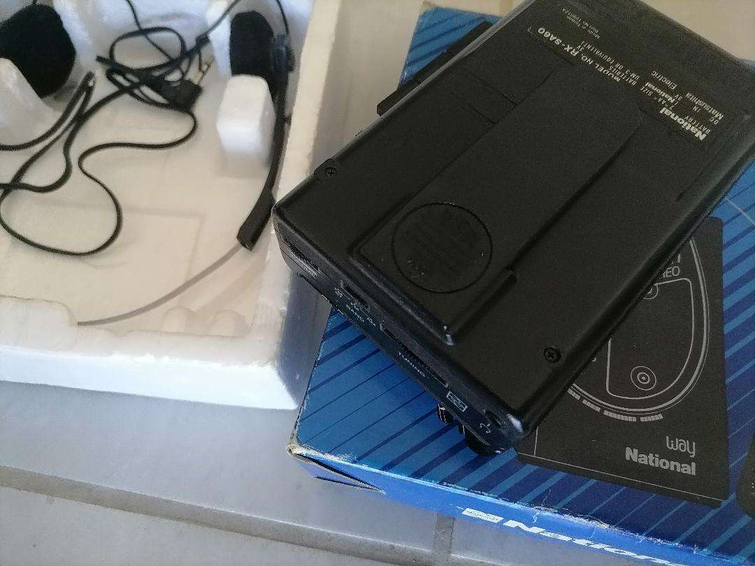 *VINTAGE COLLECTORS ITEM*NATIONAL RX-SA60 WALKMAN*WORKING IN BOX*PERFECT CONDITION