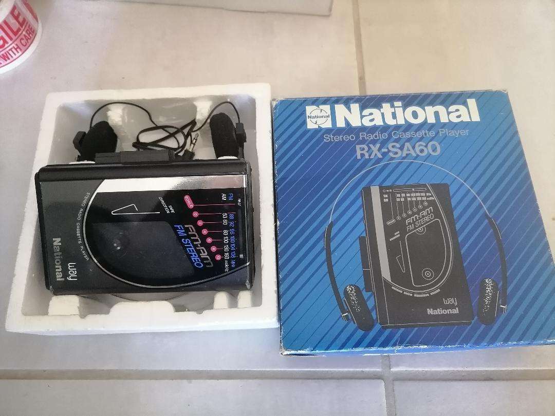 *VINTAGE COLLECTORS ITEM*NATIONAL RX-SA60 WALKMAN*WORKING IN BOX*PERFECT CONDITION