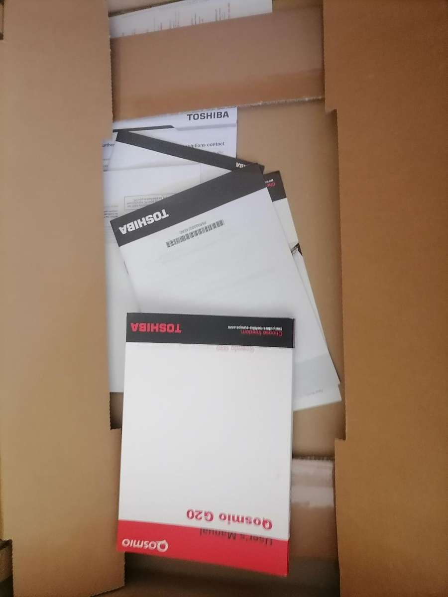 *COLLECTORS LAPTOP*NEW TOSHIBA QOSMIO G20-110 IN BOX WITH MANY ACCESSORIES**
