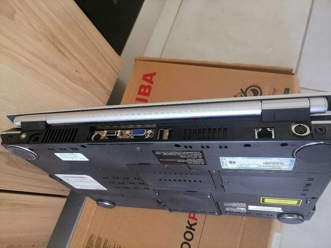 *COLLECTORS LAPTOP*NEW TOSHIBA QOSMIO G20-110 IN BOX WITH MANY ACCESSORIES**