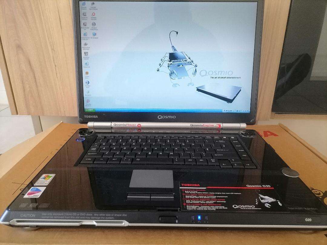 *COLLECTORS LAPTOP*NEW TOSHIBA QOSMIO G20-110 IN BOX WITH MANY ACCESSORIES**