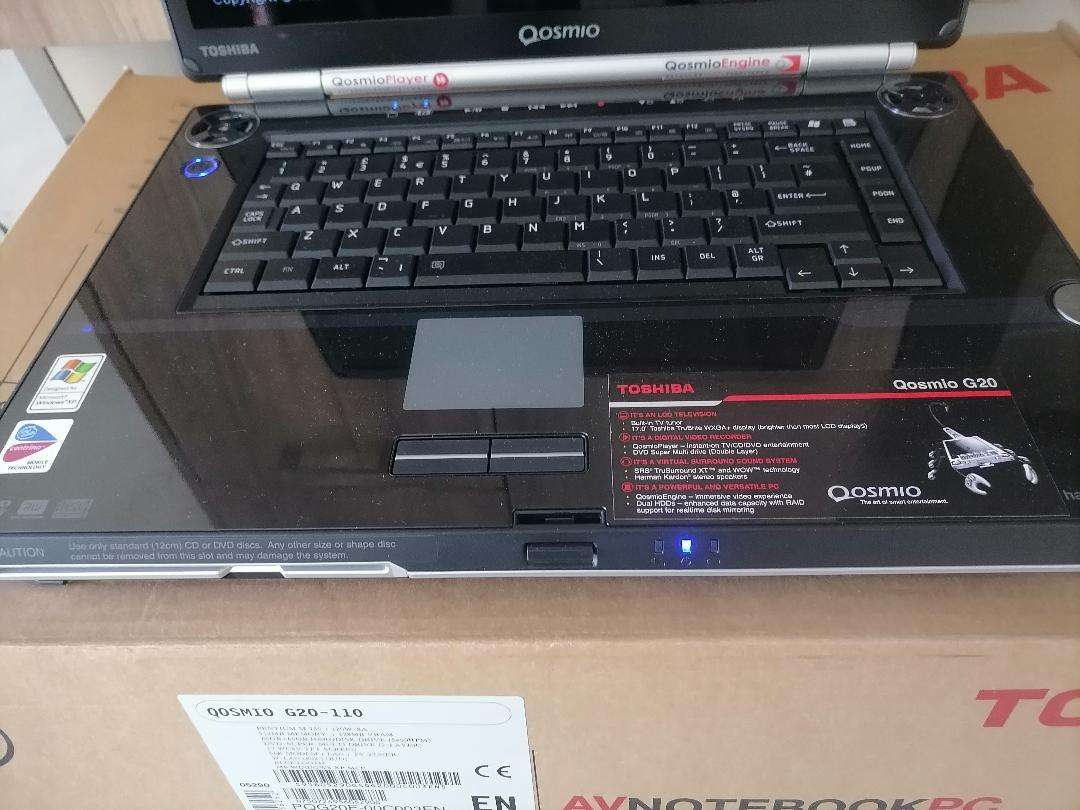 *COLLECTORS LAPTOP*NEW TOSHIBA QOSMIO G20-110 IN BOX WITH MANY ACCESSORIES**