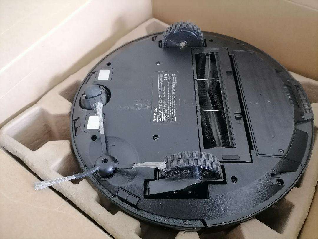 *WEEKEND SPECIAL*PROSCENIC M8 PRO ROBOT VAC*WORKS*NO CHARGER*
