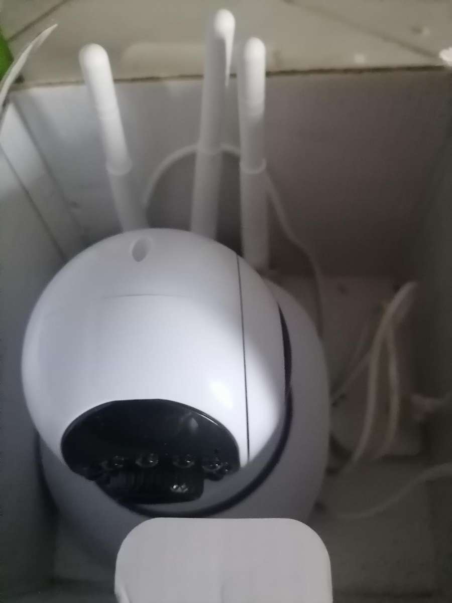 2 x WIFI SMART CAMERAS