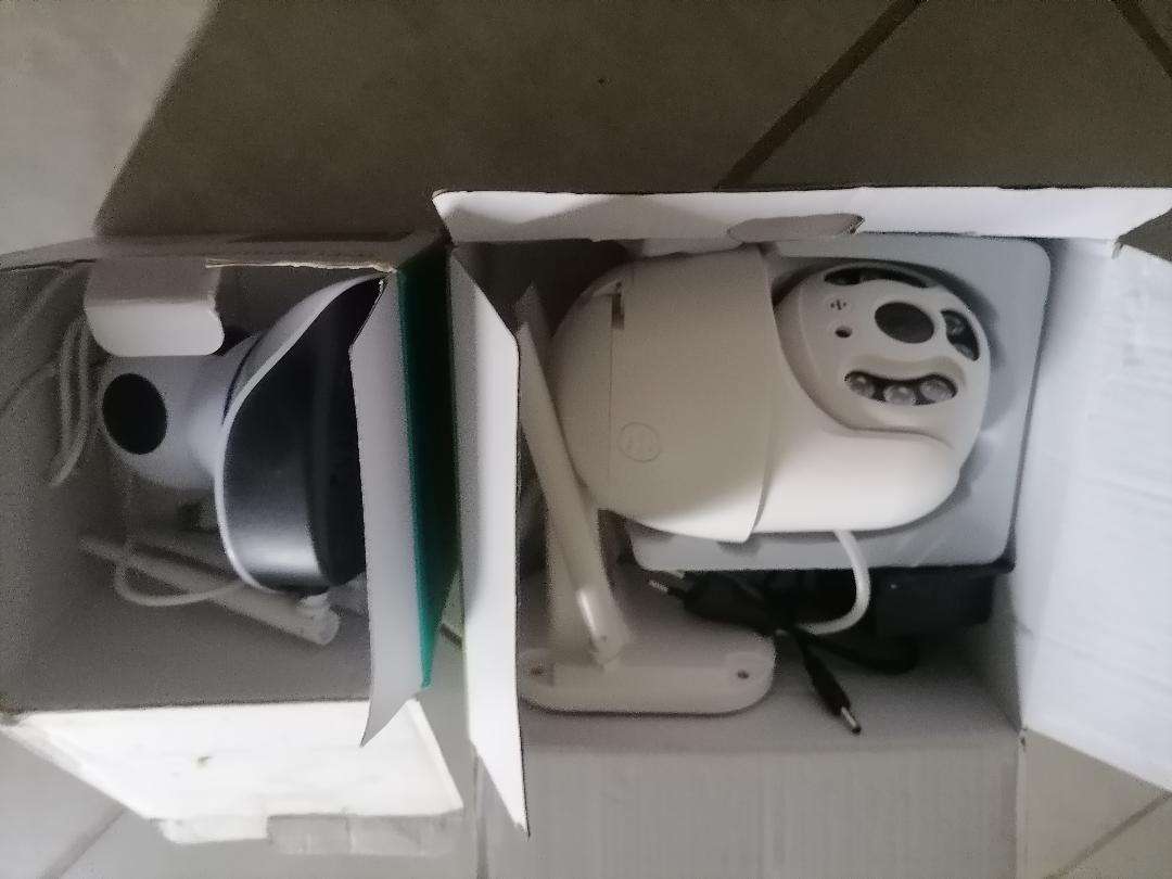 2 x WIFI SMART CAMERAS