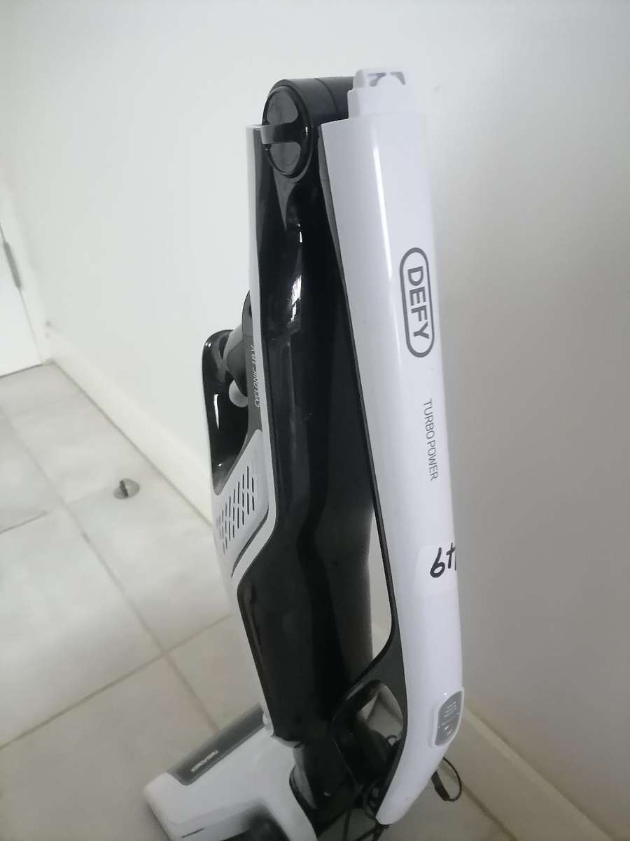 Defy Cyclonic 18V 2 in 1 Cordless Vacuum