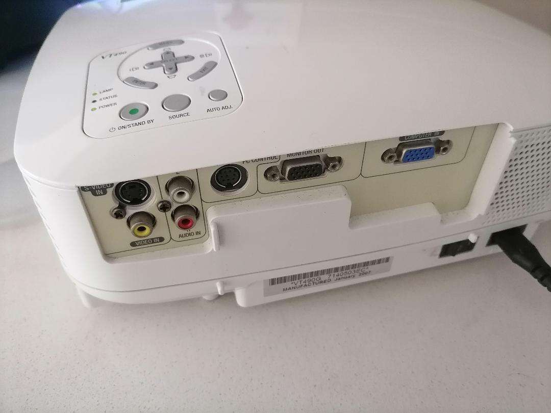 NEC VT 490 3LCD  2000-Lumen Projector