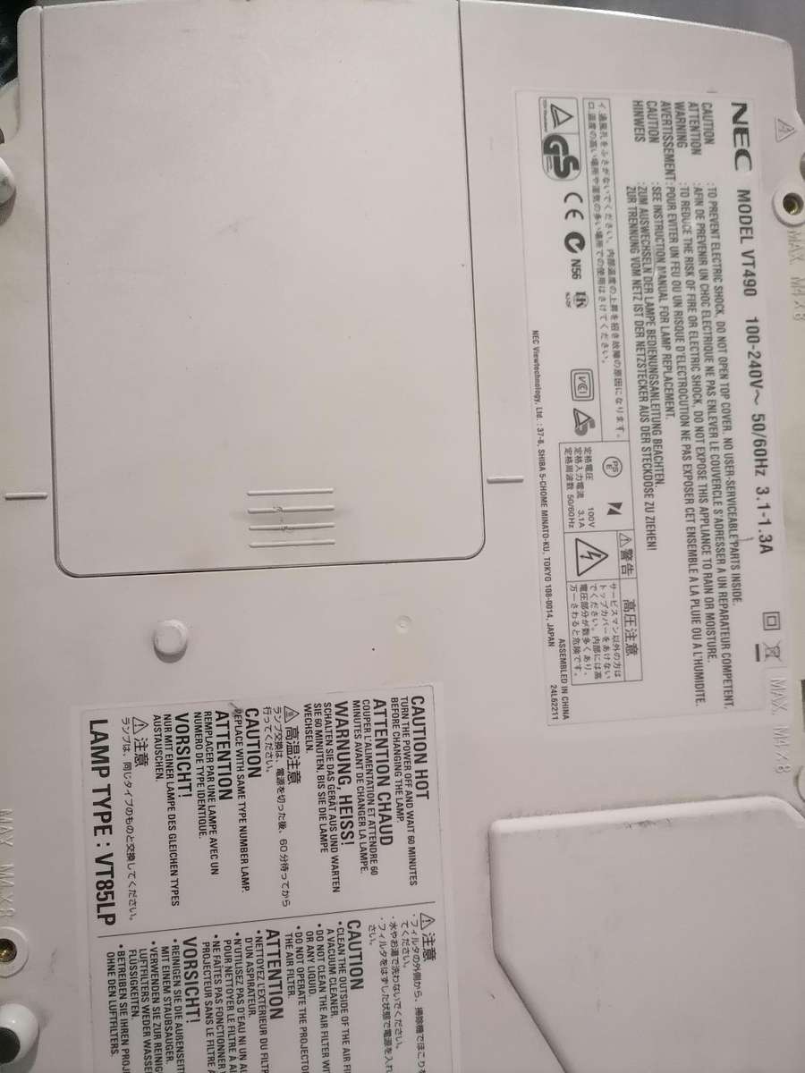 NEC VT 490 3LCD  2000-Lumen Projector