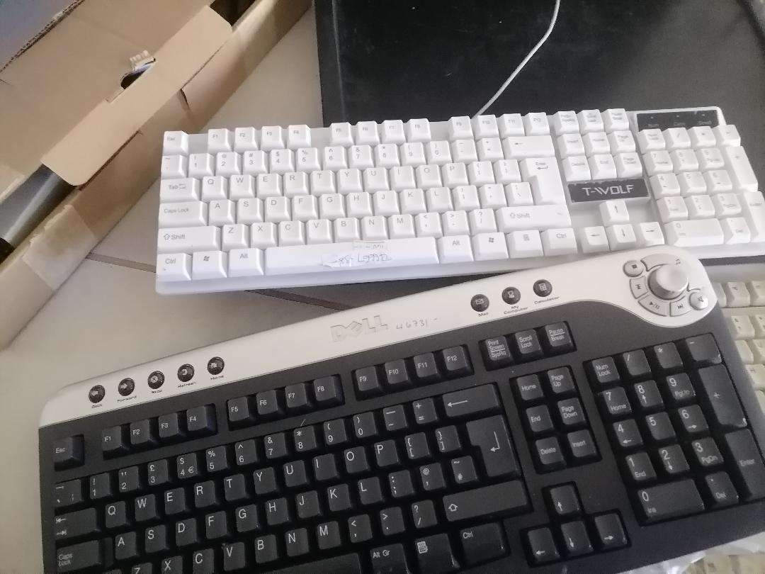 LOT OF COMPUTER ELECTRONICS