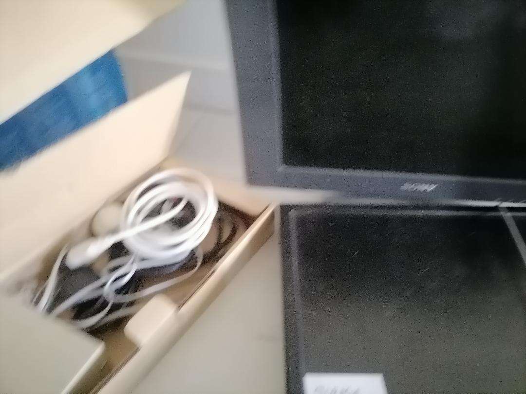 LOT OF COMPUTER ELECTRONICS