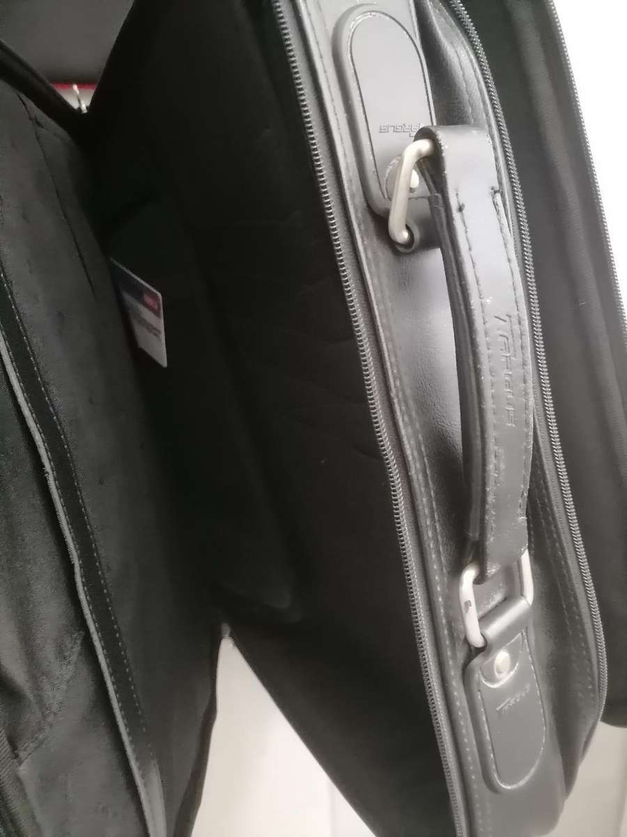 **LOT OF LAPTOP BAGS,TABLET POUCHES,ETC