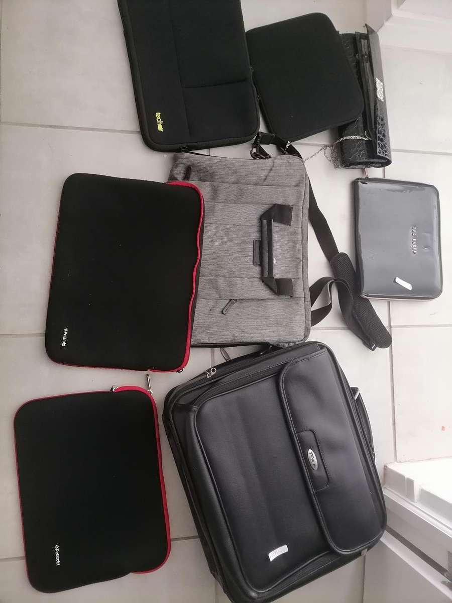 **LOT OF LAPTOP BAGS,TABLET POUCHES,ETC