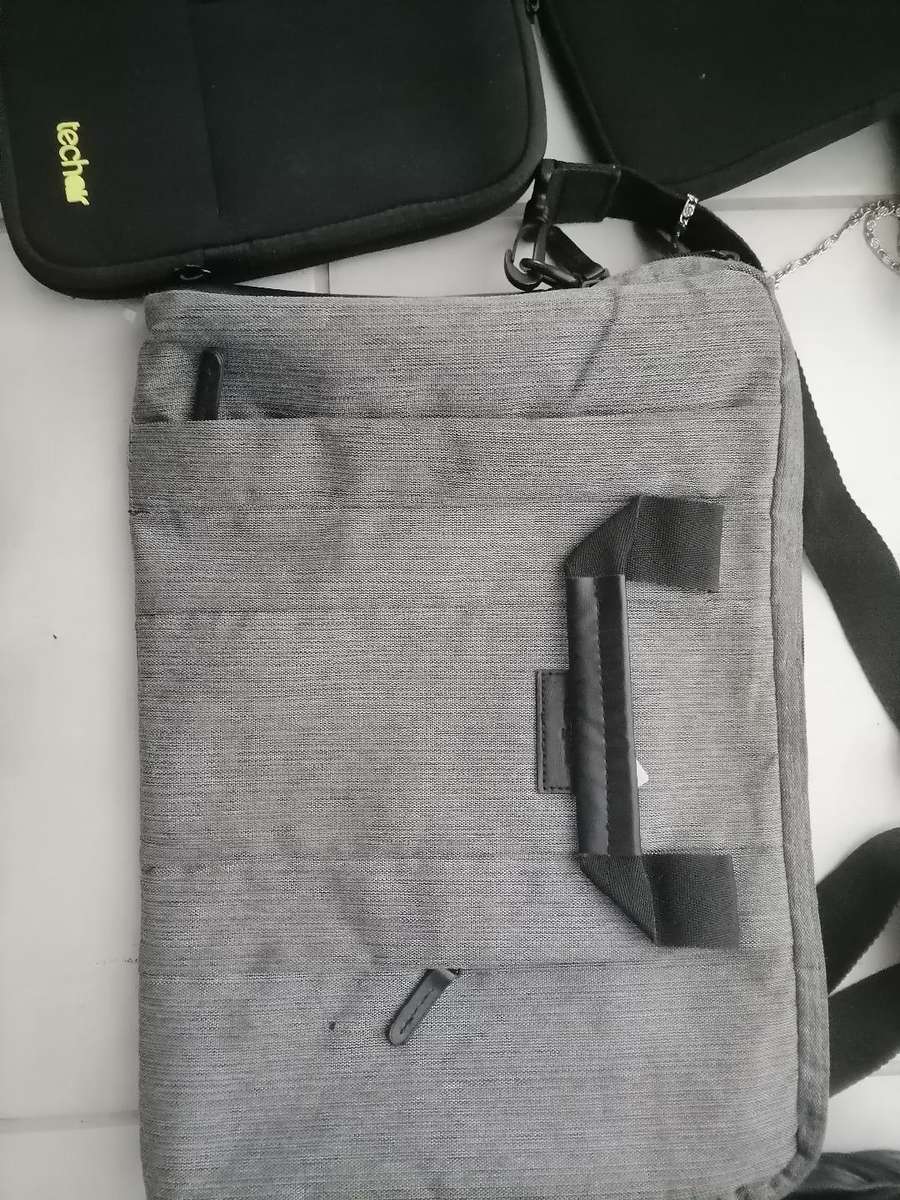 **LOT OF LAPTOP BAGS,TABLET POUCHES,ETC