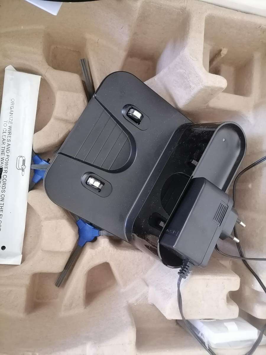 eufy Clean RoboVac 15C MAX WiFi Robot Vacuum Cleaner in box wih attachment in box