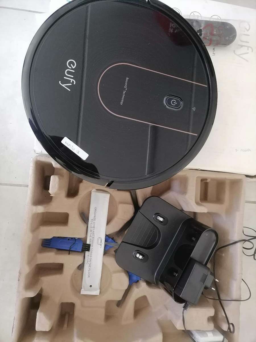 eufy Clean RoboVac 15C MAX WiFi Robot Vacuum Cleaner in box wih attachment in box