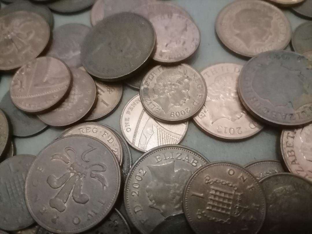 **LOT OF BRITISH VINTAGE COINS*