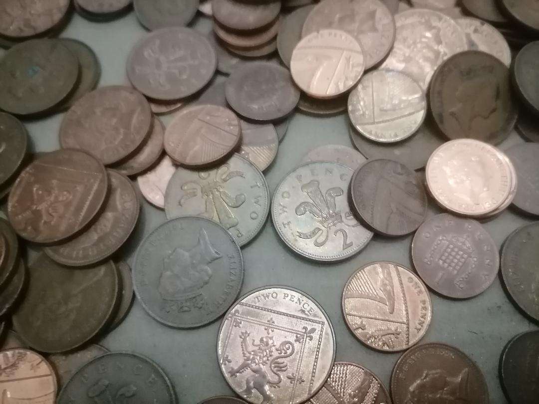 **LOT OF BRITISH VINTAGE COINS*