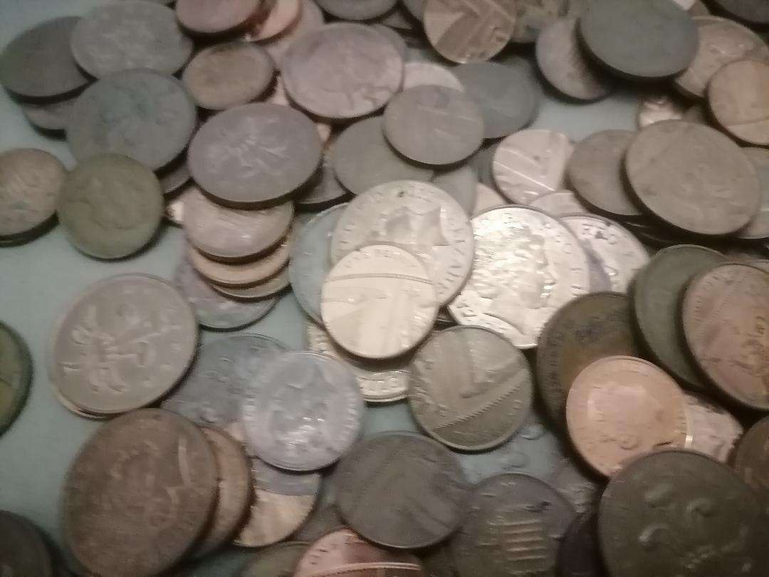 **LOT OF BRITISH VINTAGE COINS*