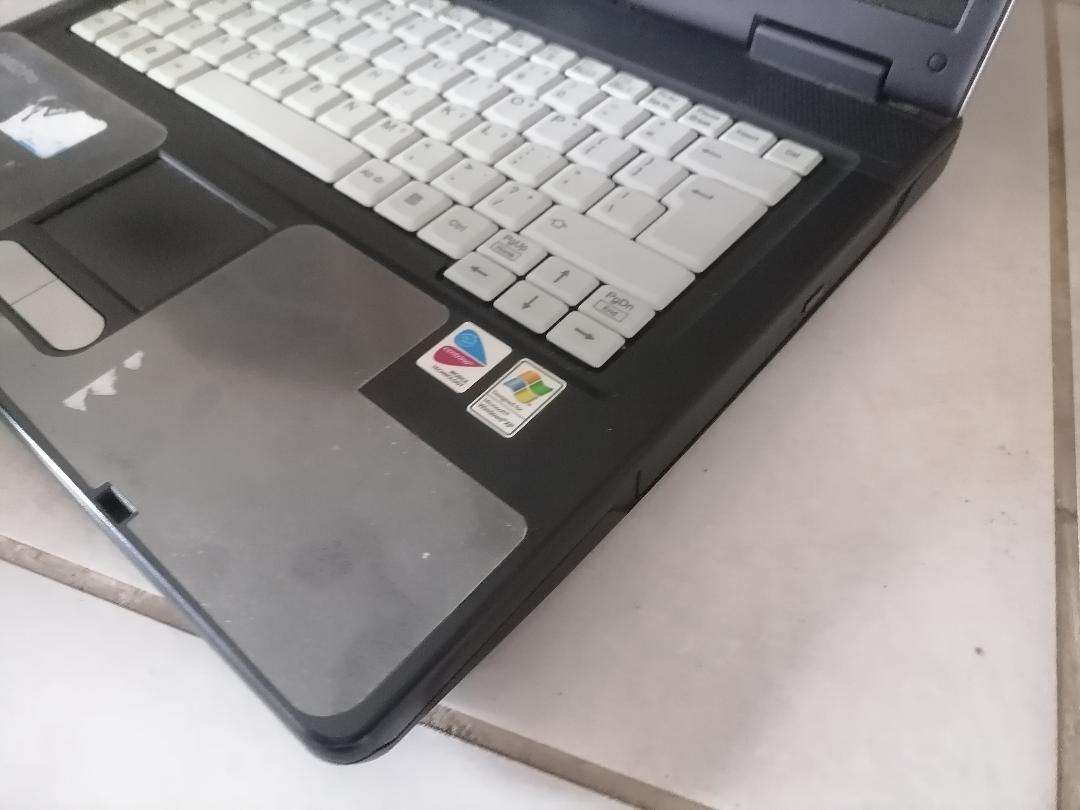 FUJITSU SIEMENS AMILO PRO LAPTOP